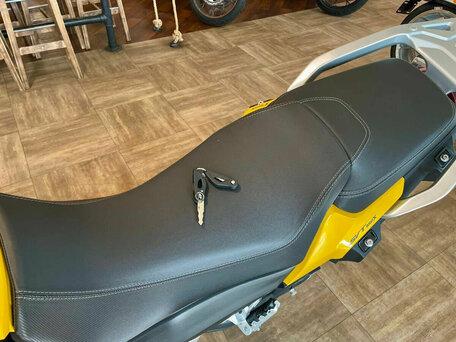 2025 QJMotor SVT 650 X, чёрный, 724000 рублей, вид 4