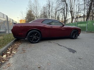 2018 Dodge Challenger III Рестайлинг 2, пурпурный, 2600000 рублей, вид 4