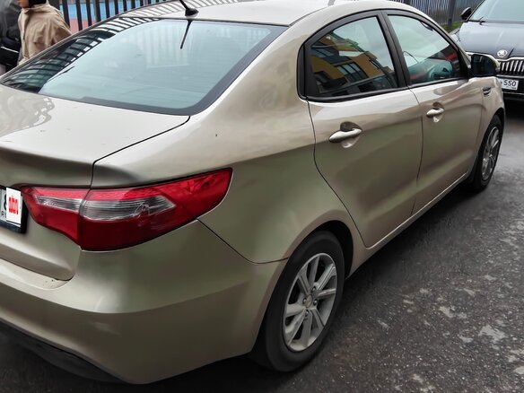2014 Kia Rio 4-speed III, бежевый - вид 6