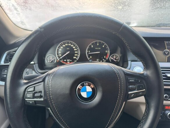 2011 BMW 5 серии 530d xDrive VI (F10/F11/F07), коричневый, 2100000 рублей - вид 16