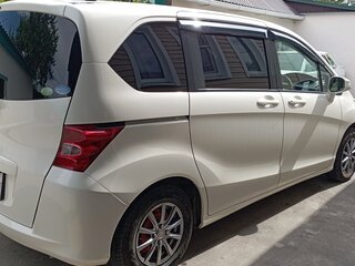 2010 Honda Freed I, белый, 1130000 рублей, вид 2