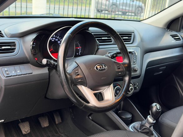 2014 Kia Rio 5-speed III, голубой - вид 7