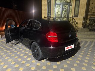 2008 BMW 1 серии 116i I (E81/E82/E87/E88) Рестайлинг, чёрный, 615000 рублей, вид 3