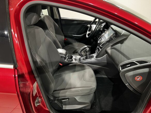 2012 Ford Focus III, красный, 677000 рублей - вид 15