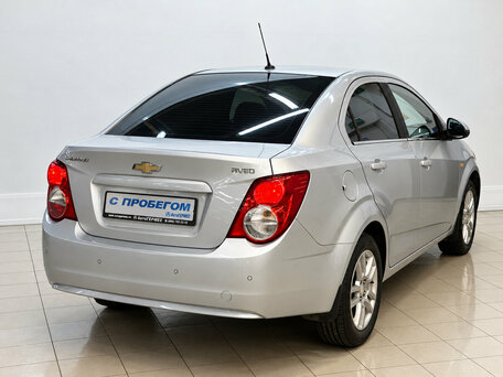 2014 Chevrolet Aveo II, серебристый, 465000 рублей, вид 4