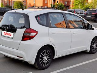 2012 Honda Jazz II Рестайлинг, белый, 700000 рублей, вид 5