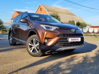 2016 Toyota RAV4 IV (XA40) Рестайлинг, коричневый, 1880000 рублей, вид 3