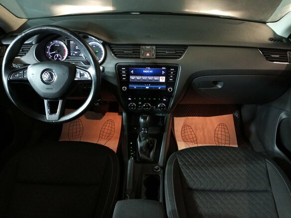 2018 Skoda Octavia III (A7) Рестайлинг, чёрный, 1680000 рублей - вид 6