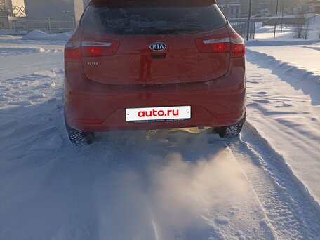 2013 Kia Rio III, красный, 800000 рублей, вид 4
