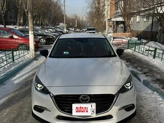 2017 Mazda Axela III Рестайлинг, белый, 1500000 рублей, вид 1