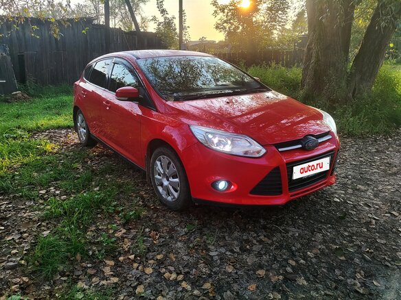 2011 Ford Focus III, красный, 705000 рублей - вид 2