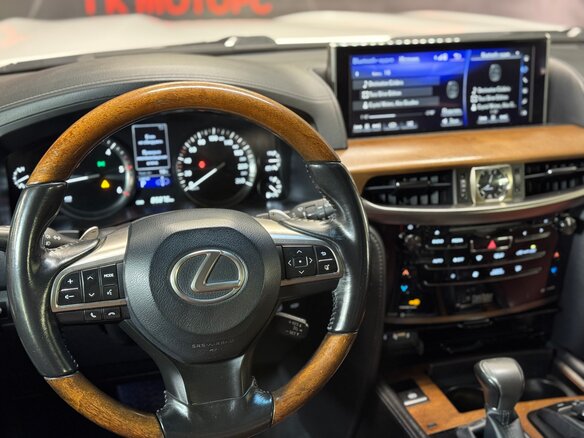 2017 Lexus LX 450d III Рестайлинг 2, белый, 6950000 рублей - вид 26
