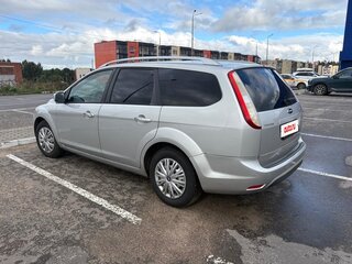 2011 Ford Focus II Рестайлинг, серебристый, 600000 рублей, вид 4