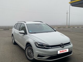 2019 Volkswagen Golf VII Рестайлинг, белый, 1550000 рублей, вид 1