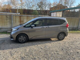 2020 Honda Freed+ II Рестайлинг, серый, 1750000 рублей, вид 3