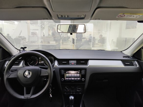 2018 Skoda Rapid I Рестайлинг, белый, 1290000 рублей - вид 13