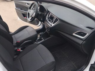 2021 Hyundai Solaris II Рестайлинг, белый, 1200000 рублей, вид 3