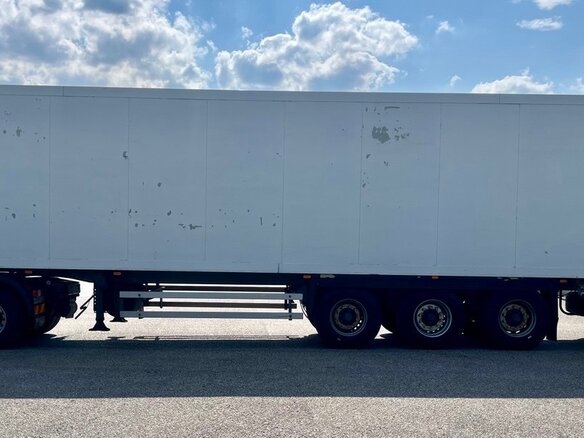 2002 Schmitz Cargobull SKO, белый, 800000 рублей