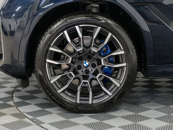 2026 BMW X6 40i III (G06) Рестайлинг, синий, 15450000 рублей - вид 2