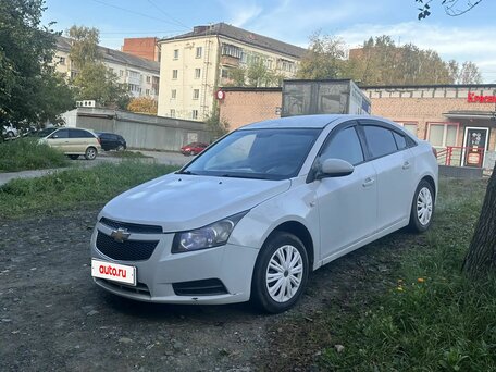 2011 Chevrolet Cruze I, белый, 400000 рублей, вид 1