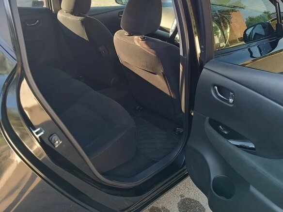 2014 Nissan Leaf (EM57) I (ZE0/AZE0), чёрный, 1450000 рублей - вид 15
