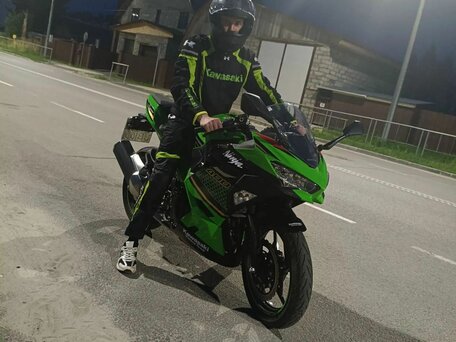2020 Kawasaki Ninja 400, зелёный, 750000 рублей, вид 1