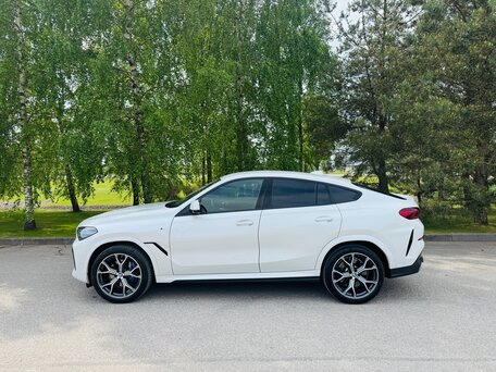 2021 BMW X6 30d III (G06), белый, 7990000 рублей, вид 1