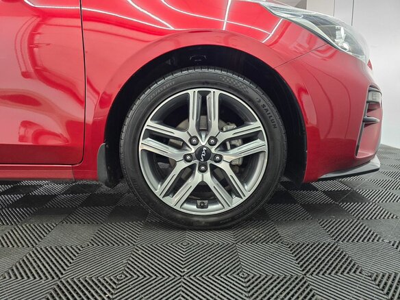 2019 Kia Cerato IV, красный, 1849000 рублей - вид 9
