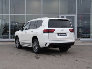 2022 Toyota Land Cruiser 300 Series, белый, 12300000 рублей, вид 2