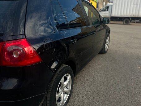 2008 Volkswagen Golf V, чёрный, 360000 рублей, вид 4