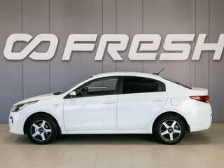 2017 Kia Rio IV, белый, 1350000 рублей, вид 4