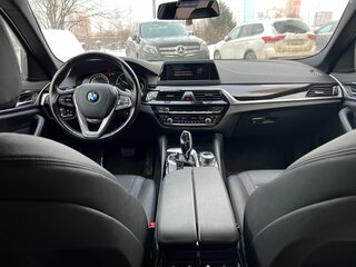 2017 BMW 5 серии 520d xDrive VII (G30/G31/G38), белый, 2750000 рублей, вид 5