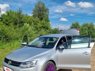 2012 Volkswagen Jetta VI, серебристый, 910000 рублей, вид 2
