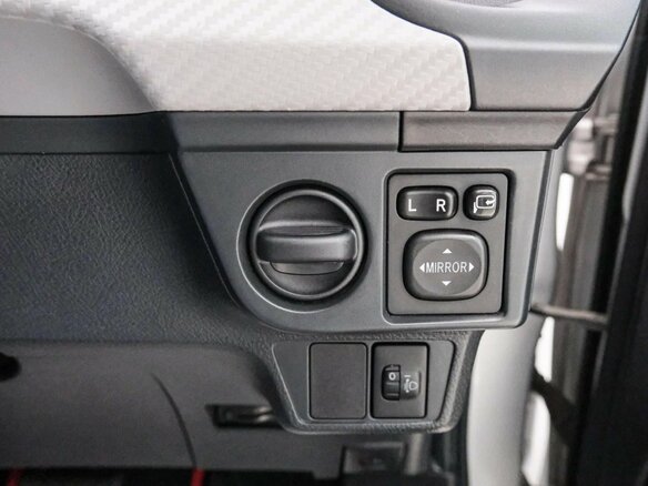 2013 Toyota Corolla Axio XI (E160, E170, E180), серый, 1049000 рублей - вид 16