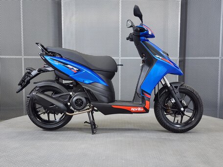 2025 Aprilia SR 125, синий, 223000 рублей, вид 1