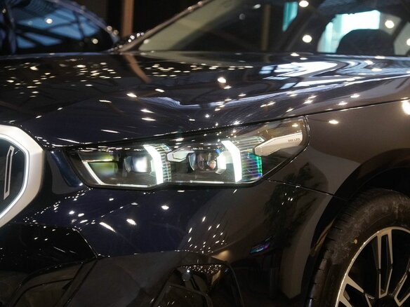 2025 BMW 5 серии Long 530Li xDrive VIII (G60/G61/G68), чёрный, 9000000 рублей - вид 7