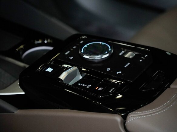 2025 BMW 5 серии Long 530Li xDrive VIII (G60/G61/G68), чёрный, 9000000 рублей - вид 26
