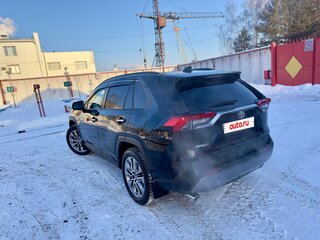 2021 Toyota RAV4 V (XA50), чёрный, 3750000 рублей, вид 4