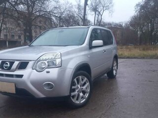 2011 Nissan X-Trail II Рестайлинг, серебристый, 940000 рублей, вид 1