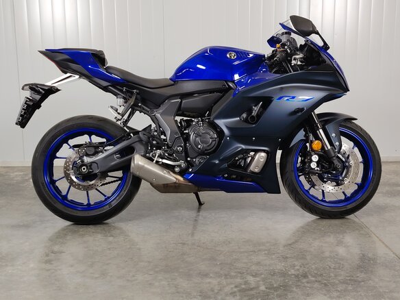 2023 Yamaha YZF-R7, синий, 849000 рублей