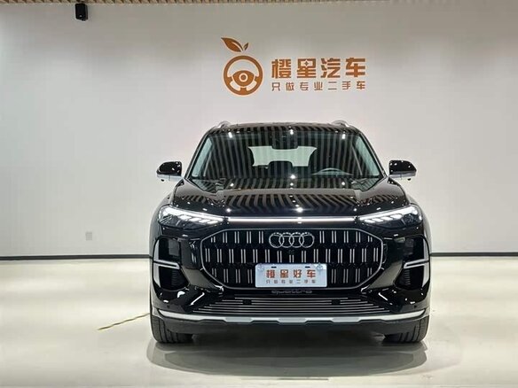 2026 Audi Q6 40 TFSI, чёрный - вид 2