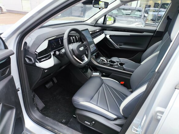2026 Geely Atlas II, серебристый, 3449990 рублей - вид 8