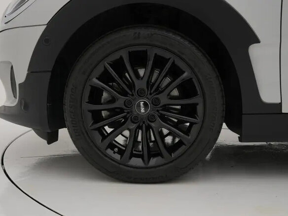 2023 Mini Clubman Cooper II Рестайлинг, серебристый, 2290000 рублей - вид 18