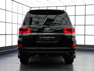 2016 Toyota Land Cruiser 200 Series Рестайлинг 2, чёрный, 5099000 рублей, вид 5