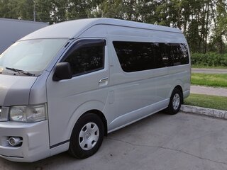 2008 Toyota HiAce H200, серебристый, 1350000 рублей, вид 1