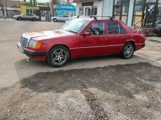 1992 Mercedes-Benz W124 200, красный, 150000 рублей, вид 4