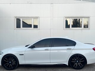 2011 BMW 5 серии 535i xDrive VI (F10/F11/F07), белый, 2200000 рублей, вид 4