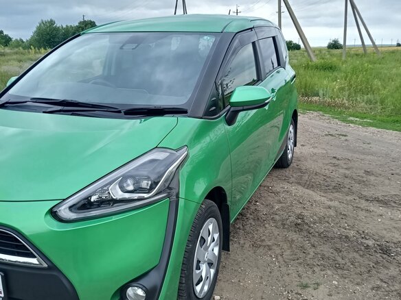 2017 Toyota Sienta II, зелёный, 1520000 рублей - вид 2