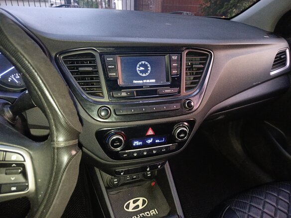 2017 Hyundai Solaris II, чёрный, 1250000 рублей - вид 14