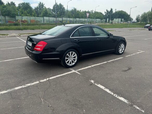 2009 Mercedes-Benz S-Класс 350 V (W221) Рестайлинг, чёрный, 1900000 рублей - вид 1